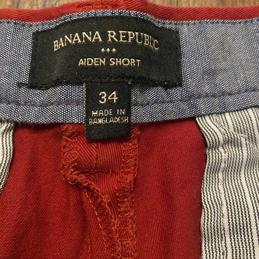 Banana Republic Men's Red Flat Front Shorts